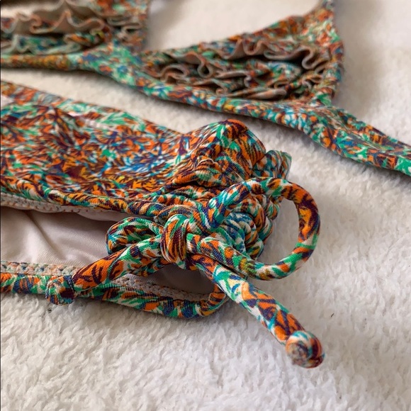 Bikini - Picture 2 of 5